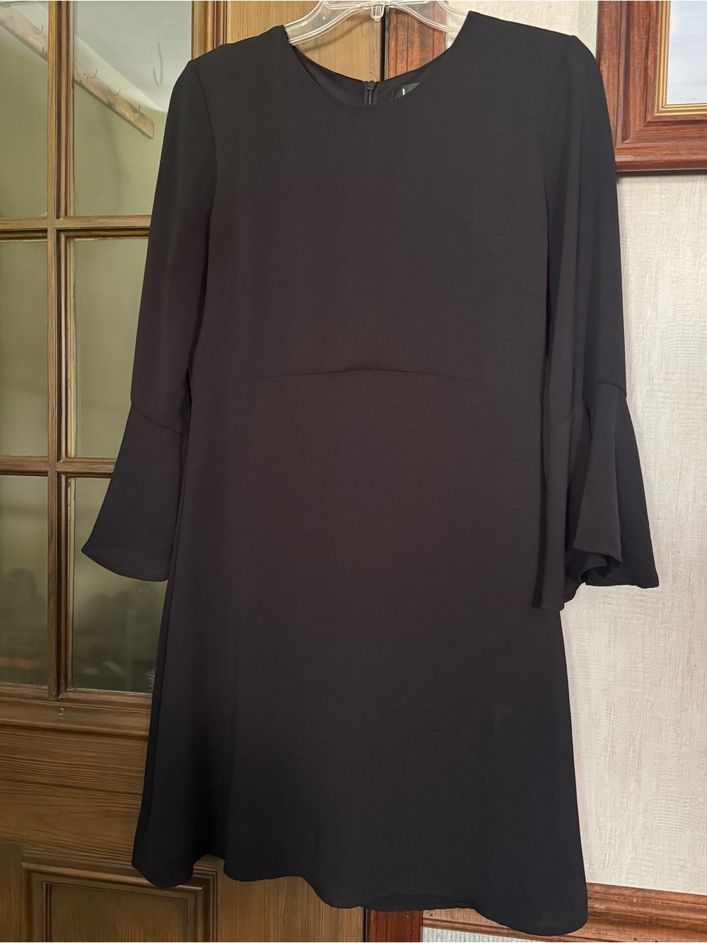 Lulu's Black Bell-Sleeve Shift Dress